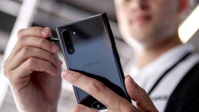 Суд по жалобе Samsung на запрет продажи ряда смартфонов отложен до января - iz.ru - Россия - Израиль - Корея