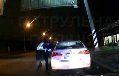 Полицейские по всей Одессе гонялись за молодчиком на Toyota: "сбил патрульного", видео - politeka.net - Украина - Одесса