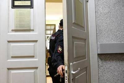 Российский следователь предстанет перед судом за взятку в 2,3 миллиона рублей - lenta.ru - Россия - Челябинск - Иркутск