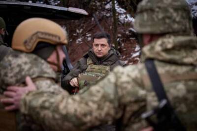 Владимир Зеленский - Зеленский приехал в Донбасс поздравлять ВСУ на передовой - news-front.info - Украина - ДНР - ЛНР - Донбасс - Донецкая обл.