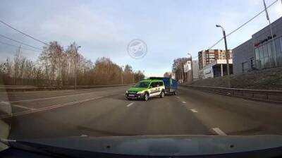 Пензенец поделился видео с опасным «шайтан-прицепом» на трассе М5 - penzainform.ru - Пенза