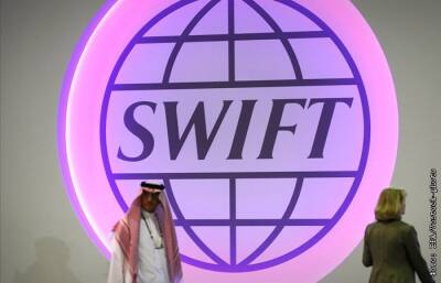 Джо Байден - США рассматривают в числе санкций отключение России от SWIFT - interfax.ru - Москва - Россия - США - Украина - county Swift