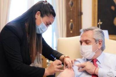 Альберто Фернандес - Президенту Аргентины поставили вторую дозу вакцины Спутник V - mk.ru - Аргентина - Twitter