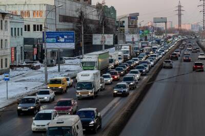 Густаво Зырянов - В Новосибирске водители встали в пробку из-за аварии на трубопроводе - sib.fm - Новосибирск - район Калининский, Новосибирск