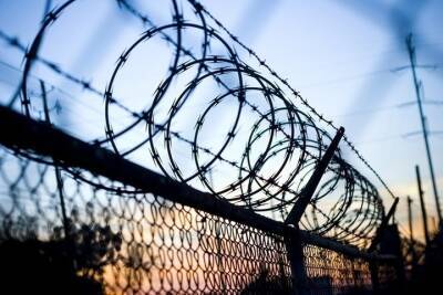В Мурманской области тюремный надзиратель отправится в тюрьму за взятку - murmansk.mk.ru - Россия - Мурманская обл.