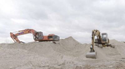 На Киевщине преступники незаконно добыли песка на 100 миллионов - lenta.ua - Украина - район Фастовский