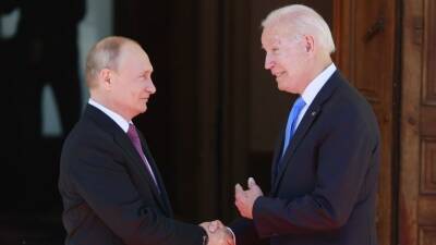 Дональд Трамп - Владимир Путин - Джо Байден - Трамп предрек поражение Байдена в «неравном матче» с Путиным - 5-tv.ru - Россия - США - Англия