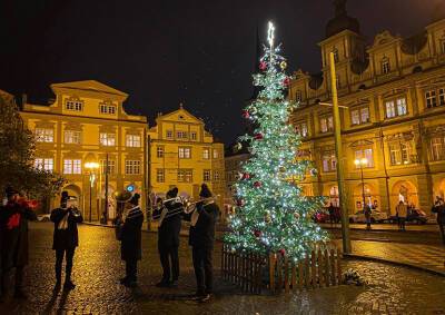 Прага опубликовала адреса всех городских рождественских елок - vinegret.cz - Чехия - Прага