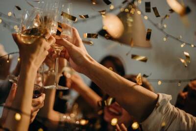 В Госдуме потребовали ограничить продажу алкоголя в Новогодние праздники - bloknot.ru - Москва - Россия - Хасавюрт