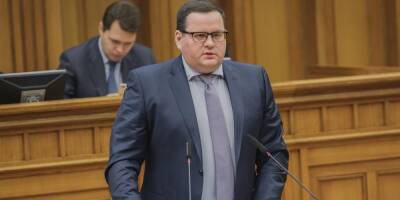 Антон Котяков - Министр труда рассказал, что каждый четвертый ребенок в России получает госпомощь - ruposters.ru - Россия