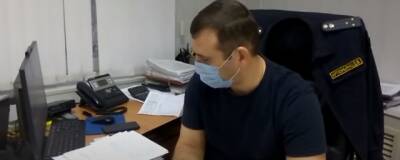 В Волгограде активистки, штурмовавшие Роспотребнадзор, пришли в противогазах к приставам - runews24.ru - Волгоград - Волгоградская обл.