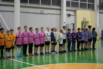 Команды «Юниор» и школы №7 одержали победу в дзержинском чемпионате по мини-футболу «Оранжевая бутса» - vgoroden.ru - Дзержинск