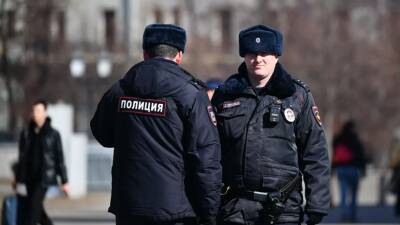 Ирина Волк - Интерфакс: на месте стрельбы в МФЦ нашли пистолет и сумку с торчащими проводами - russian.rt.com - Москва - Россия - Интерфакс