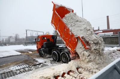 Комблаг начал строить снежные эвересты на окраинах Петербурга - neva.today - Санкт-Петербург - район Красногвардейский