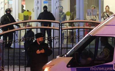 Главврач больницы, куда доставили девочку после стрельбы в МФЦ, рассказал о ее состоянии - svpressa.ru - Москва