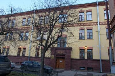 Прокуратуру попросили рассказать о судьбе мундепа, у которого могут оказаться счета заграницей на десятки тысяч евро - runews24.ru - Санкт-Петербург - Германия - Франция - р-н Выборгский