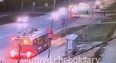 В Чебоксарах 23-летний водитель сбил человека на пешеходном переходе - pg21.ru - Россия - Чебоксары