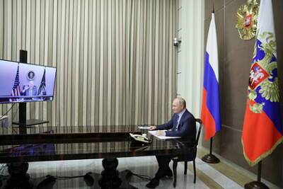 Владимир Путин - Юрий Ушаков - Джо Байден - Стала известна реакция Путина на угрозу Байдена ввести санкции - lenta.ru - Россия - США