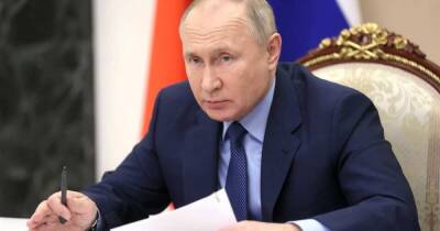 Владимир Путин - Юрий Ушаков - Джо Байден - Путин рассказал Байдену об усилении Киевом наступления на русский язык - ren.tv - Россия - США - Украина - Киев