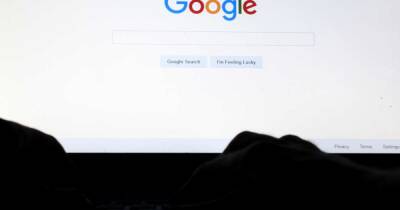 Александр Филиппов - Google обвиняет двоих граждан России в заражении миллиона компьютеров - ren.tv - Россия