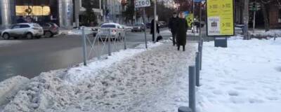 Жители Новосибирска жалуются на нечищеные тротуары - runews24.ru - Новосибирск