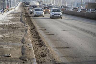 10 автомобилистов за ночь пробили колёса на Димитровском мосту в Новосибирске - sib.fm - Новосибирск