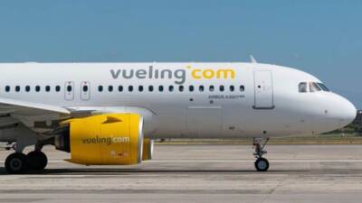 Испанский лоукостер Vueling начал летать в Украину - hubs.ua - Украина - Киев - Париж - Борисполь