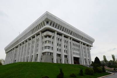 Парламент Киргизии остался без русских - lenta.ru - Киргизия