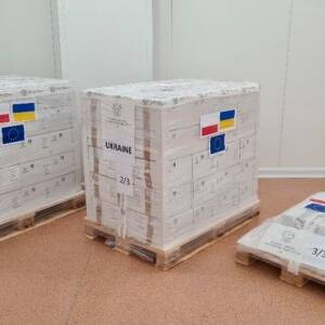 Польша направила в Украину 300 тыс. доз вакцины от коронавируса - reporter-ua.com - Украина - Польша