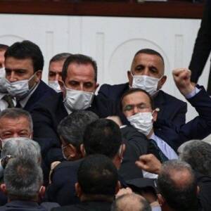 Сулейман Сойлу - В Турецком парламенте произошла драка между депутатами. Видео - reporter-ua.com - Турция - Парламент
