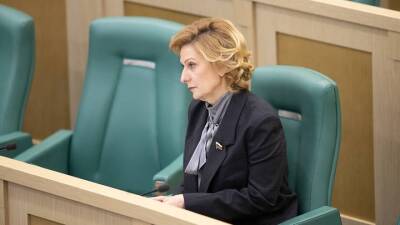 Инна Святенко - Сенатор Святенко заявила о необходимости расширения поддержки приемным семьям в Москве - vm.ru - Москва - Россия
