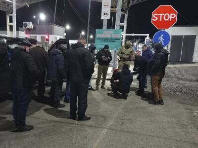 Илья Витюк - СБУ разоблачила группу, которая на въезде в Крым продавала поддельные справки с результатами ПЦР-тестов - gordonua.com - Украина - Крым - Херсон - Крым