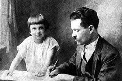 «Дочка батьки Махно»: почему её арестовали в 1945 году за пособничество немцам - Русская семерка - russian7.ru - Париж