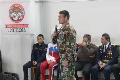Росгвардейцы Бурятии провели урок мужества ко Дню героев Отечества - ulan.mk.ru - респ.Бурятия