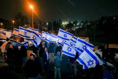 Что заставило 14-летнюю девочку выйти на улицу с ножом? - news.israelinfo.co.il - Англия - Иордания