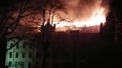 Под Калининградом загорелось бывшее здание учительской семинарии XIX века - russian.rt.com - Калининград