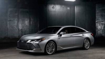 Toyota обновила седан Avalon для китайского авторынка - inforeactor.ru - Китай
