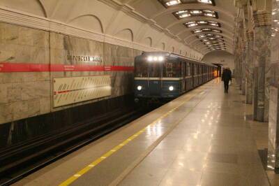 Вход в метро "Кировский завод" по вечерам могут внезапно закрывать из-за ремонта эскалатора - neva.today - Санкт-Петербург
