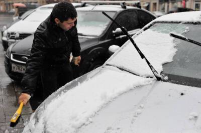 Из-за уборки снега петербургских автомобилистов просят оставлять на машинах номера телефонов - abnews.ru - Санкт-Петербург - район Центральный