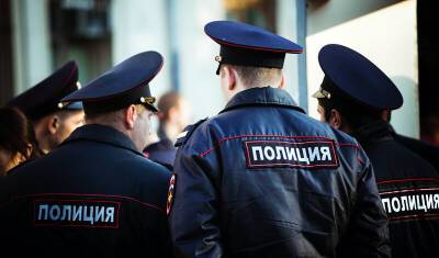 В Новосибирске полицейский брал с бизнесмена взятки «Роллтоном», водкой и гречкой - newizv.ru - Новосибирск