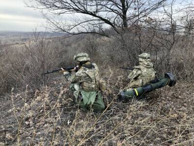 Американским журналистам показали Javelin в зоне ООС на Донбассе. Видео - gordonua.com - США - USA - Ukraine - Russia