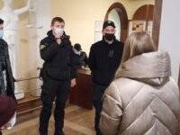 В Тернополе обвиняемый в производстве наркотиков пришел с ними на заседание суда - vlasti.net - Тернопольская обл. - Тернополь