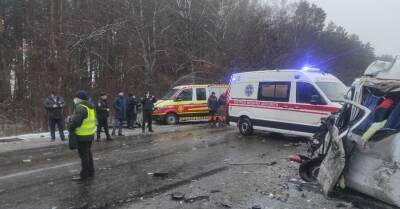 На Черниговщине похоронили жертв ДТП с фурой и маршруткой - kp.ua - Украина