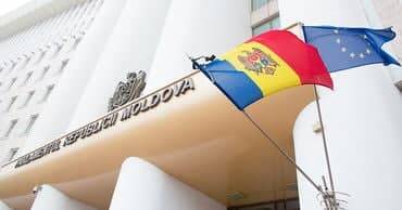 Владимир Воронин - В Молдавии задумались над флагом ЕС: «Какой статус имеет этот синий материал?» - eadaily.com - Молдавия