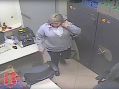 МВД опубликовало видео, на котором кассирша крадет из «Альфа-банка» 23 млн рублей - bloknot.ru - Красноярский край - Краснодарский край