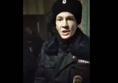 Рязанец снял на видео визит полицейских к нему в квартиру - ya62.ru - Рязань