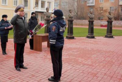 В Волжском за задержание нарушителя наградили женщину-инспектора ДПС - volg.mk.ru