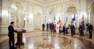 Владимир Зеленский - Зеленский принял верительные грамоты у ряда послов - dsnews.ua - Украина - Крым - Израиль - Латвия - Ватикан - Посол