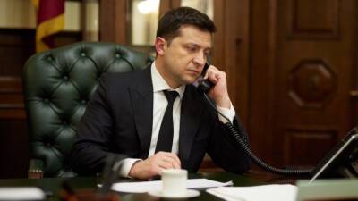Владимир Зеленский - Андрей Ермак - Джо Байден - Байден сказал Зеленскому, что решение о НАТО зависит от народа - 5-tv.ru - Россия - США - Украина - Вашингтон