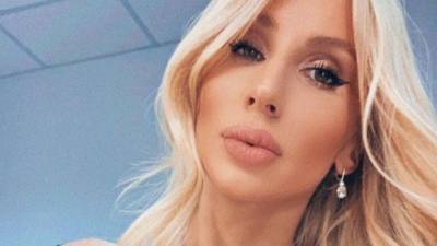 Светлана Лобода - «Будет свадьба?» — Лобода похвасталась роскошным кольцом на борту частного самолета - 5-tv.ru
